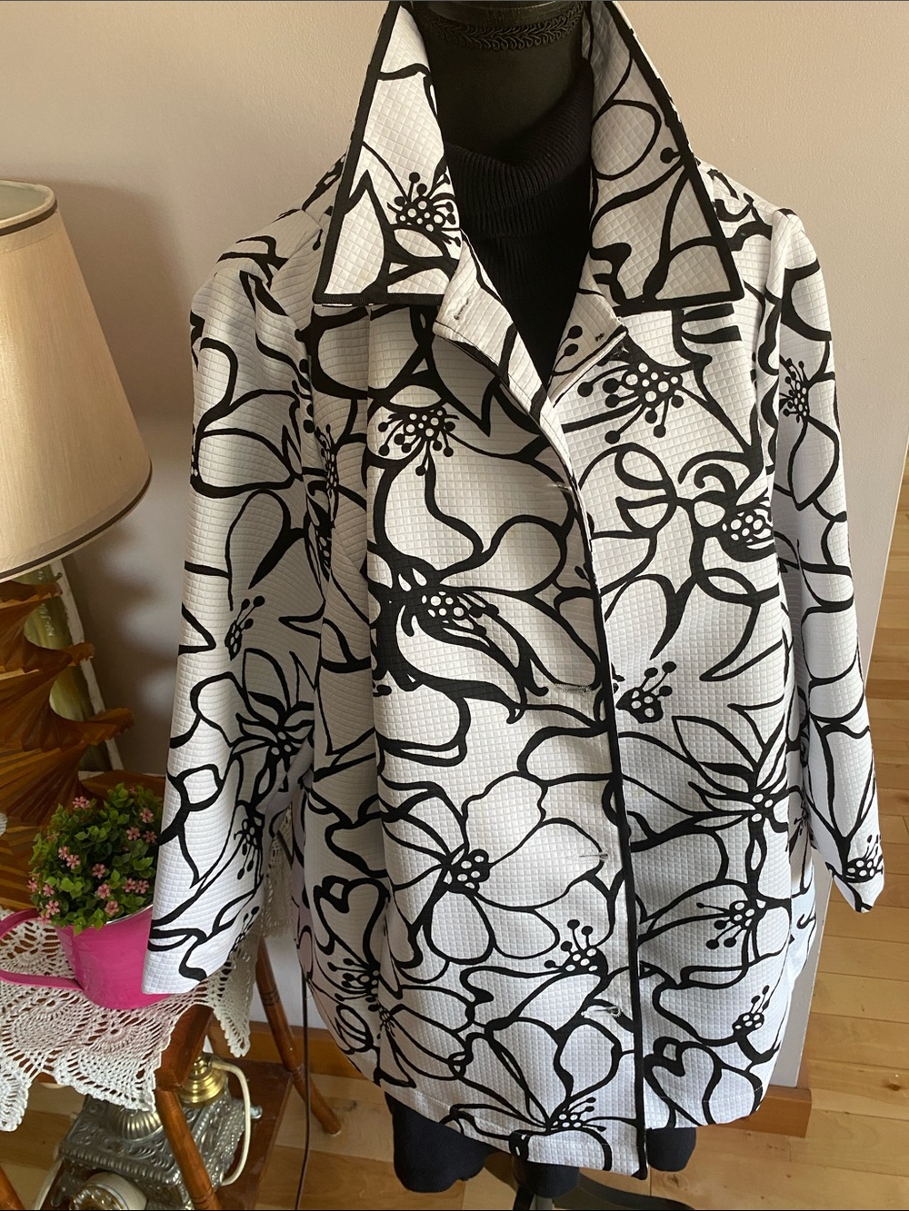Black & White Floral Blazer/Jacket